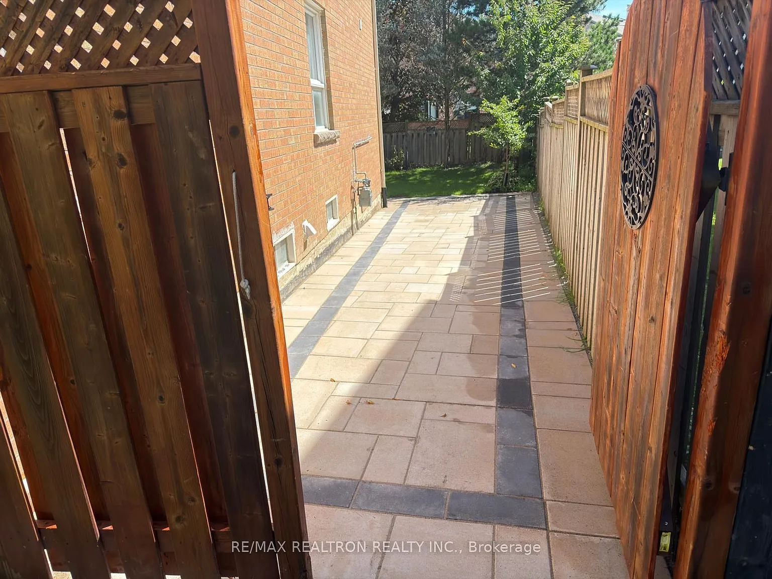 2 bed, $1,900 — Photo 4