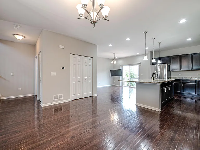 893 Lewisburg Ln — Photo 9