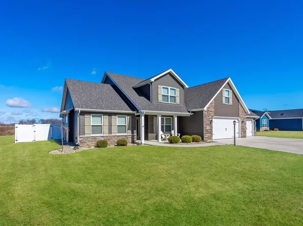 3945 E Kings Pass, Warsaw, IN 46582