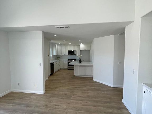 5th image of 2432 Cabrillo Ave #C