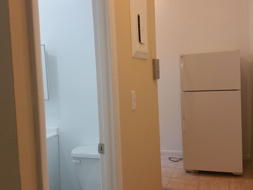 2nd image of 824 46th St #2