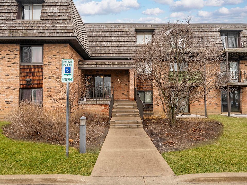 1st image of 10 Oak Creek Dr APT 1020