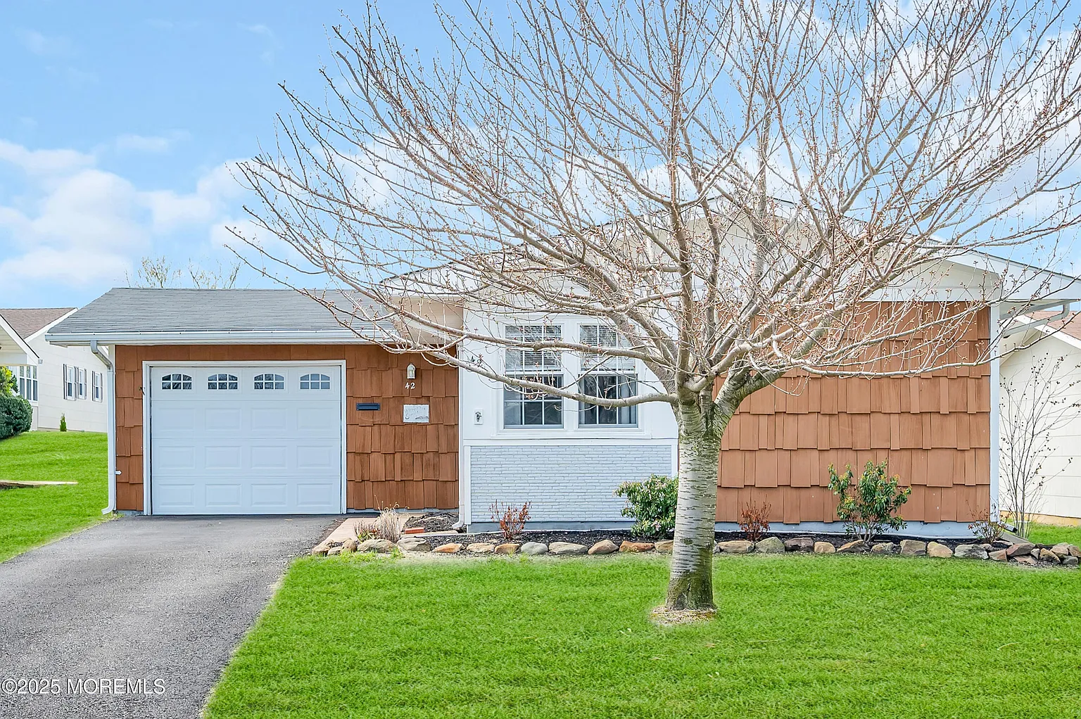 42 Collins Court photo 1