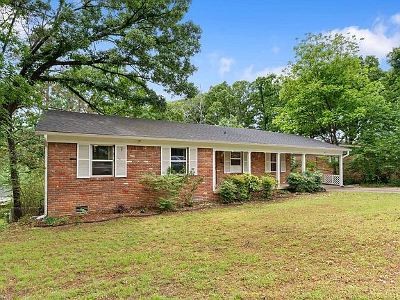 2nd image of 618 Hall Dr