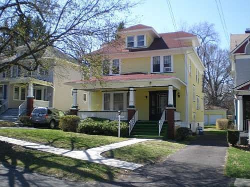 1st image of 1110 Woodlawn St