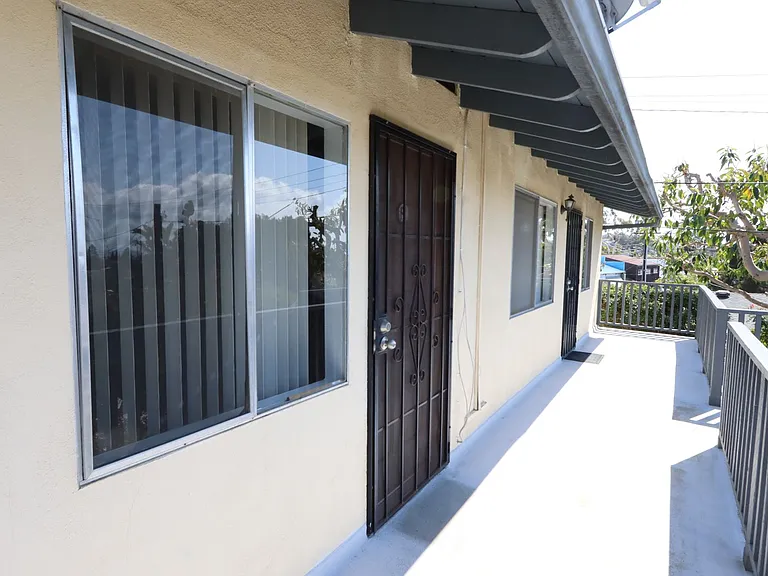 1 W Avenida Ramona — Photo 10
