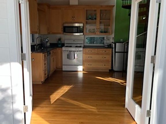 5th image of 342 Younglove Ave