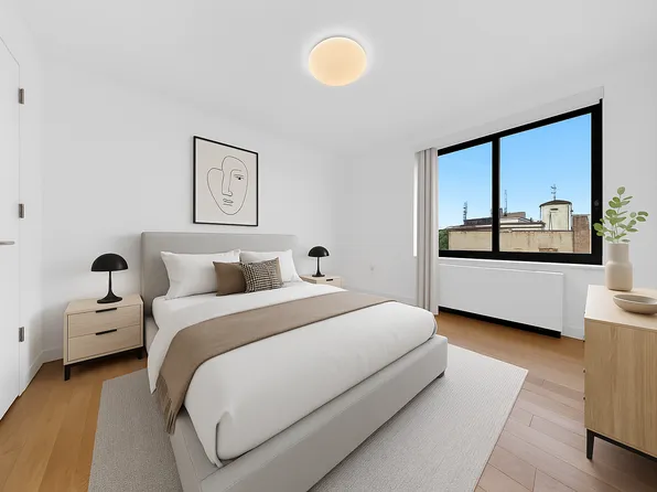 8 Vanderbilt Avenue image 3 of 7