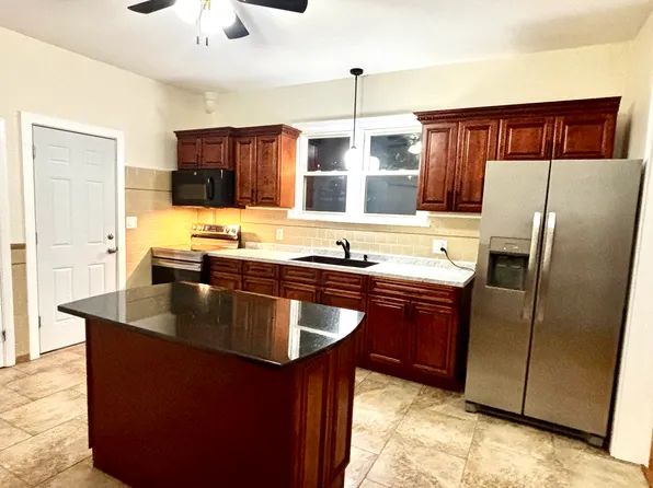 32 Maplewood Ave, Cranston, RI 02920