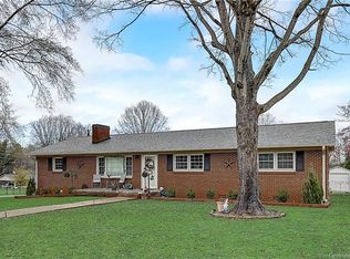 901 Rogosin Blvd, Lowell, NC 28098