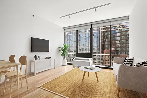 550 W 54th St Photo 1