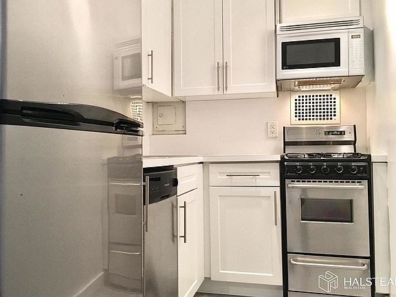 4th image of 210 E 58th St APT 3J