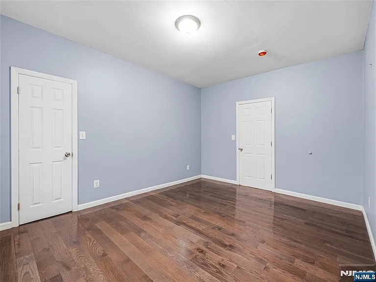 1-2 Hilliard Ave #2 — Photo 10