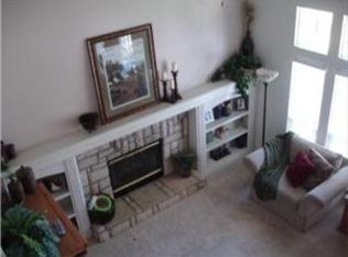 970 E Pineview St, Olathe, KS 66061
