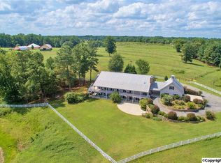 4060 Fry Gap Rd, Guntersville, AL 35976