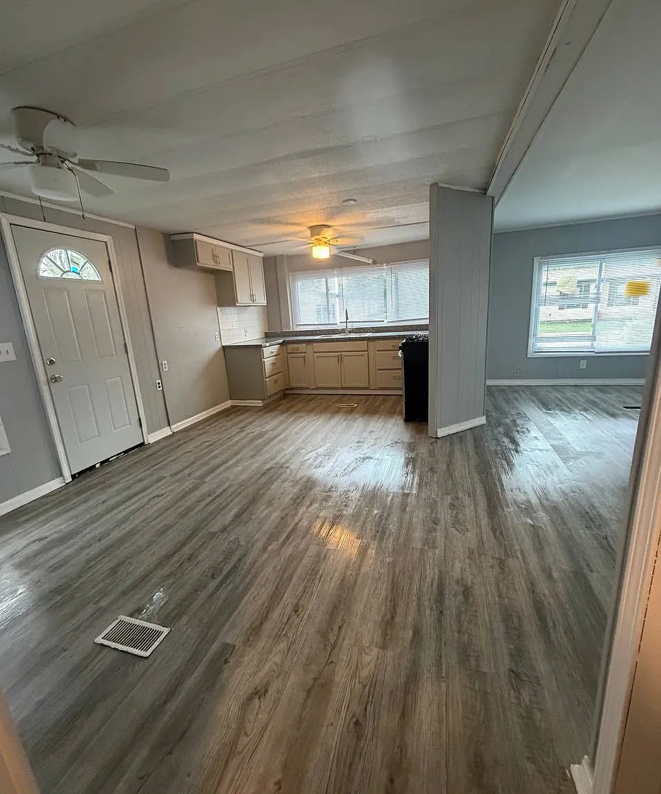 2 bed, 972 sqft, $1,750 — Photo 3
