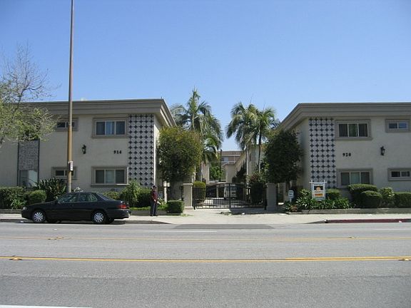 3rd image of 920 S Central Ave APT 17