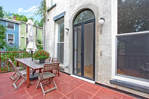 Rented by Douglas Elliman | media 14