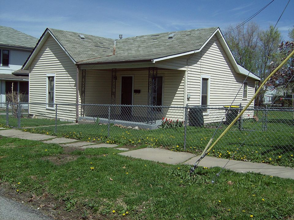 1st image of 105 N 6th St