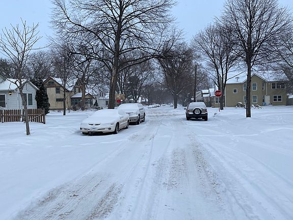 4th image of 3943 Girard Ave N