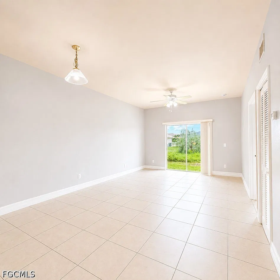 2 bed, 1.0 bath, 900 sqft, $1,145 — Photo 2