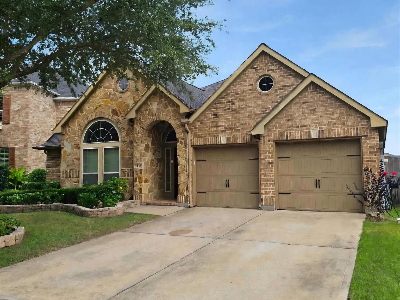 4 bed, 3.5 bath, 3060 sqft, $3,250 — Photo 1