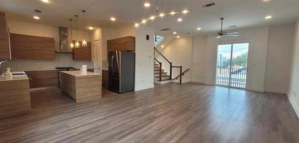 1st image of 645 W 16th St