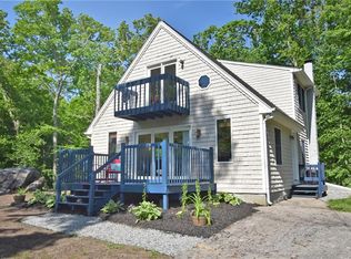 18 E Shore Dr, Exeter, RI 02822