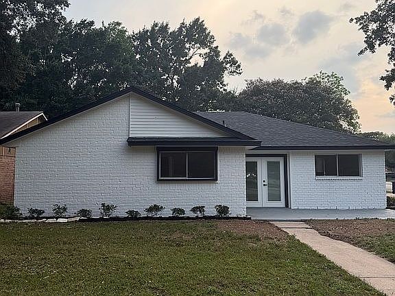 2nd image of 2121 Baylor Dr