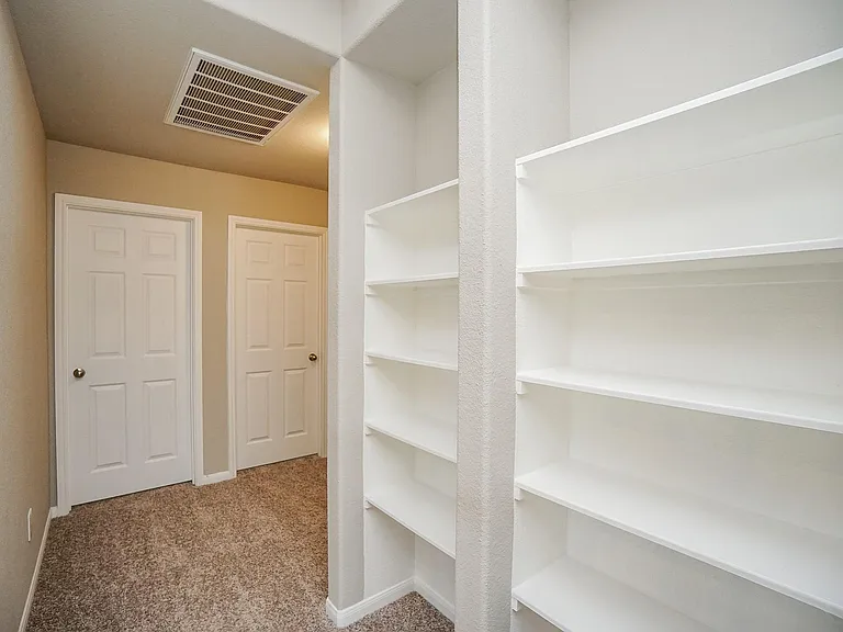 5463 Grand View Dr — Photo 25