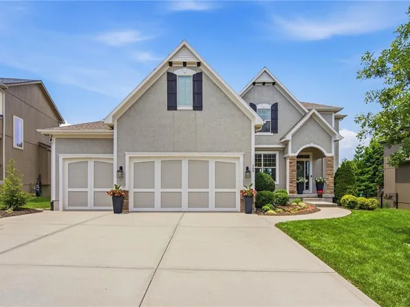 988 SW Perth Shire Dr, Lees Summit, MO 64081