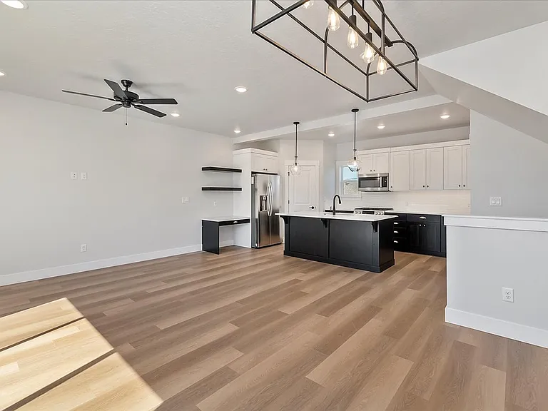 Bradbury Luxury Townhomes — Photo 84
