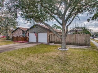 306 Floravista Dr, Webster, TX 77598
