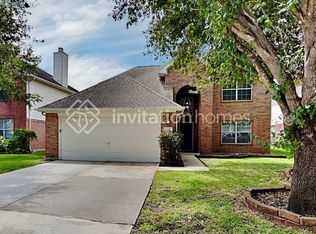 308 Glade Bridge Ln, Dickinson, TX 77539