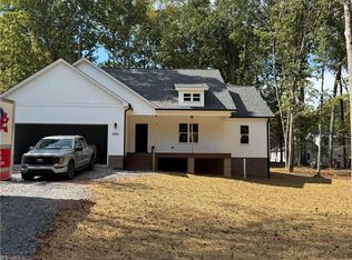 424 E Brookwood Ave, Liberty, NC 27298