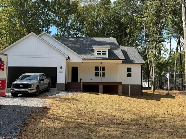 424 E Brookwood Ave, Liberty, NC 27298