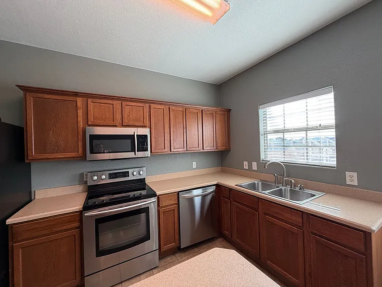 5509 Candace St — Photo 10