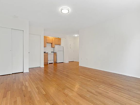 2nd image of 434 W 19th St APT 3D
