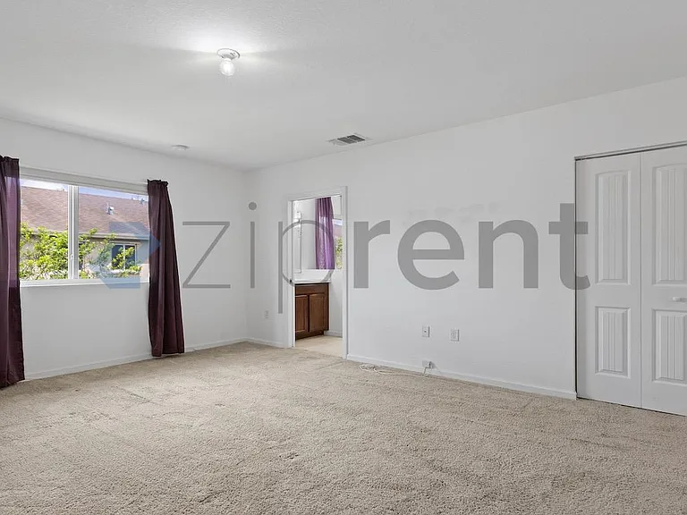 21429 NW 13th Ave — Photo 16