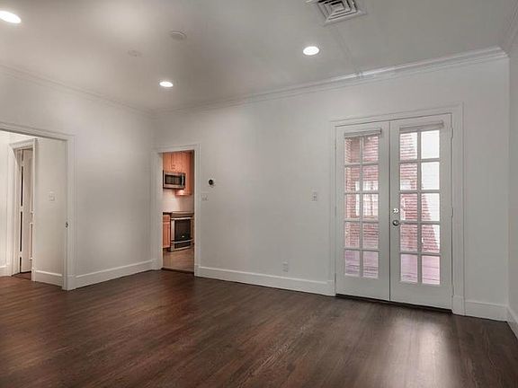 5th image of 6003 Hillcrest Ave