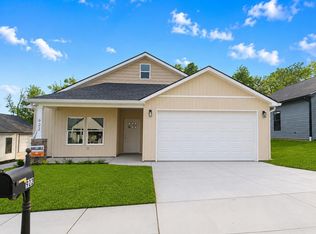 922 Stratford Ave, Sweetwater, TN 37874