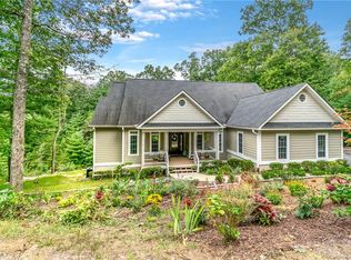 34 Macedonia Lake Dr, Saluda, NC 28773