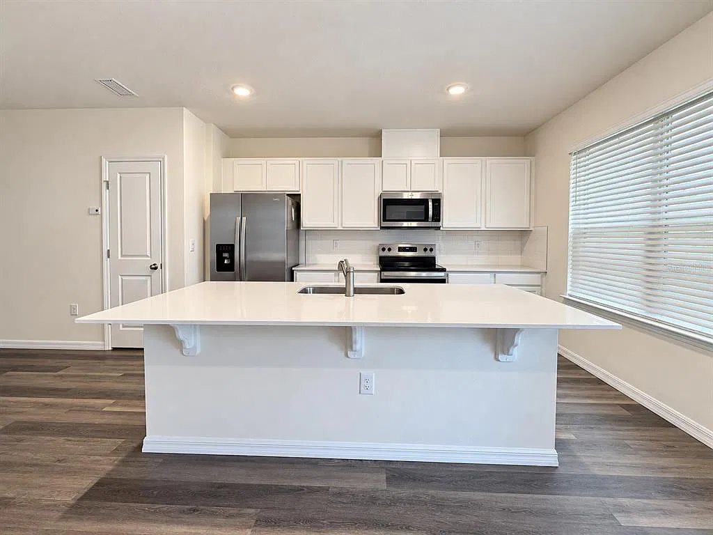 3 bed, 2.5 bath, 1567 sqft, $2,750 — Photo 4