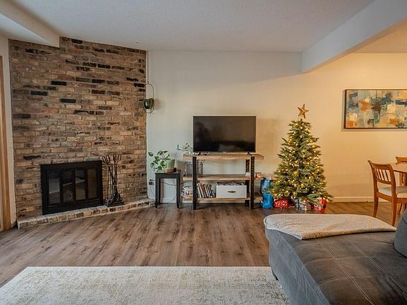 2nd image of 2543 Unity Ave N