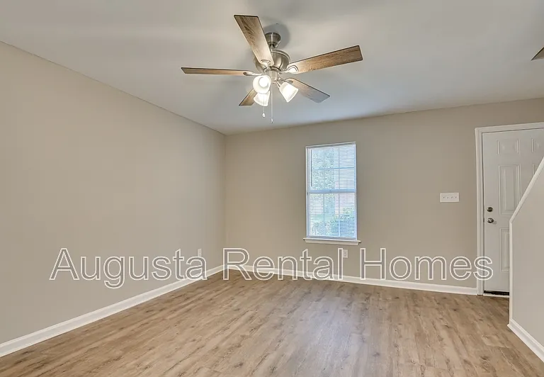 148 Chalet North Ct #148 — Photo 3
