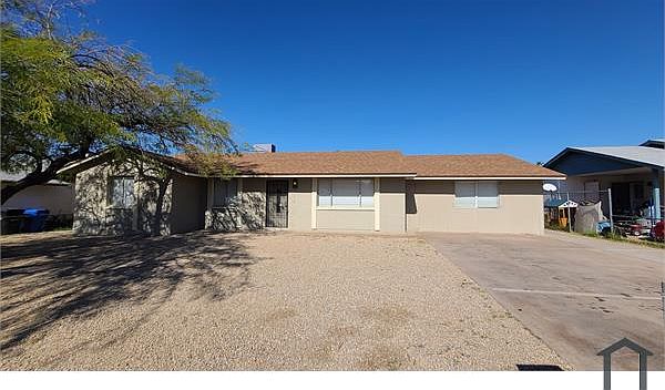 1st image of 114 W Desert Dr