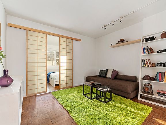 3rd image of 101 W 12th St APT 8D