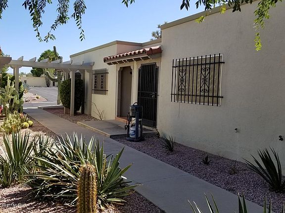 2nd image of 154 W Calle Del Ano