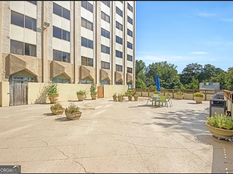 2479 Peachtree Rd NE — Photo 15