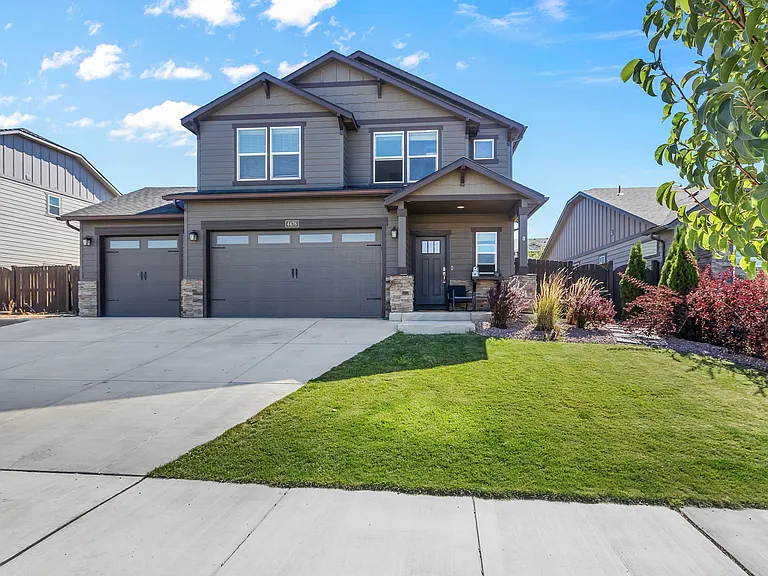 4476 SW Salmon Pl — Photo 1